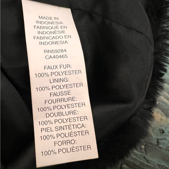 Children's Place Black Faux Fur Poncho Size Small 5/6 - Picture 9 of 10
